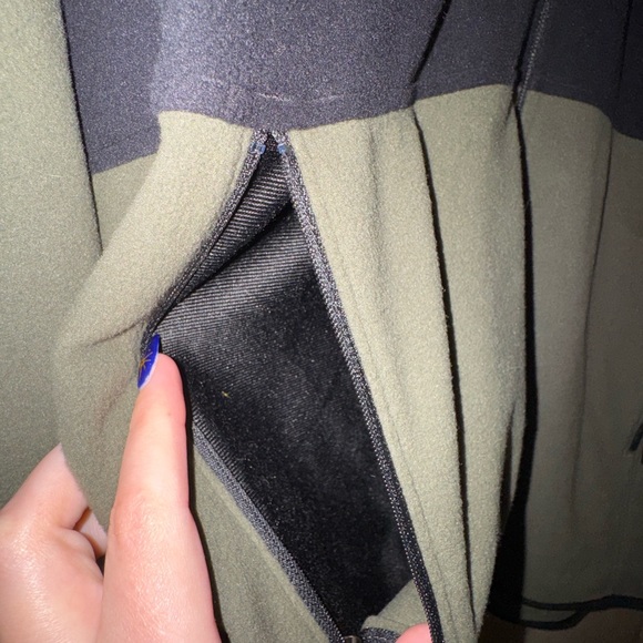 The North Face Black and Olive Jacket size XXL - Picture 4 of 11